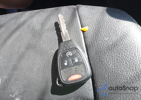 2017 Jeep Compass Latitude 4X4 z USA, uszkodzony, nr VIN 1C4NJDEB8HD151094